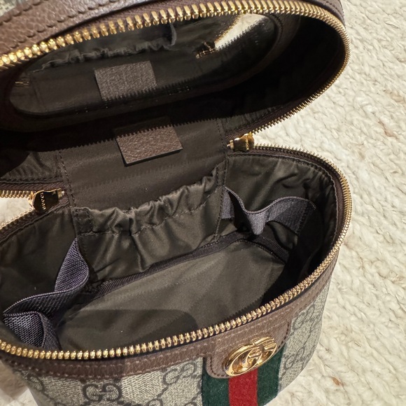 Gucci Women's Ophidia Cosmetic Case Beige GG Supreme w Red Ribbon Detail -Unisex - Picture 6 of 7